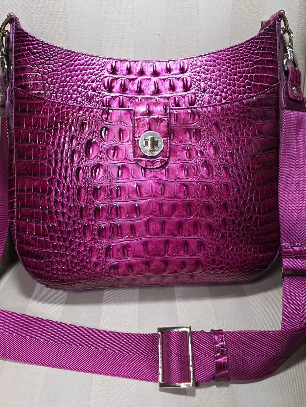 NEW BRAHMIN LEIA POMEGRANATE CROSS BODY SHOULDER BAG NEW WITHOUT TAGS
